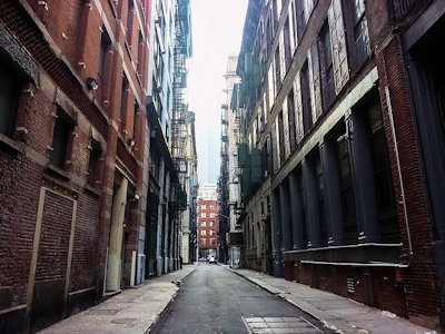 alley
