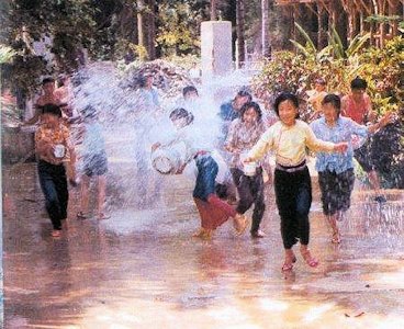 Dai people having fun at the Water-Splashing Festival