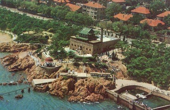 A Bird's-Eye View of the Qingdao Aquarium