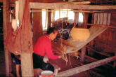 Dai Lady Weaving