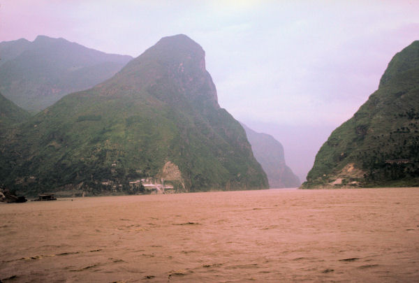  Muddy Yangzi River