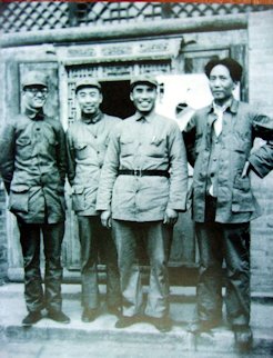  Bo Gu. Zhou Enlai, Zhu De, Mao Zedong
