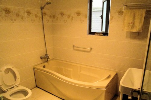 Master Bathroom - Scene 31