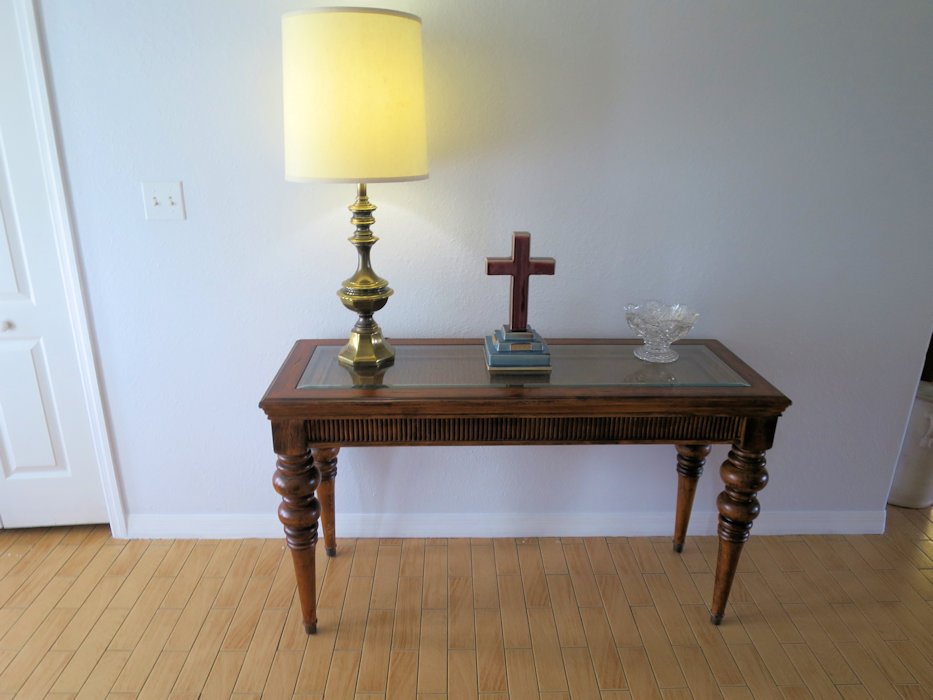 Gift Cross in Paul's Home  