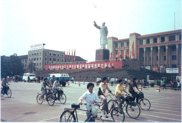 Chairman Mao Zedong Statue