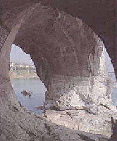 Shuiyue Cave Moon in the Water