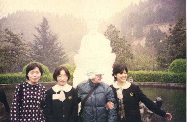 Keming Students at the Yellow River