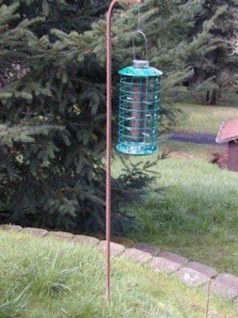 Thistle Feeder