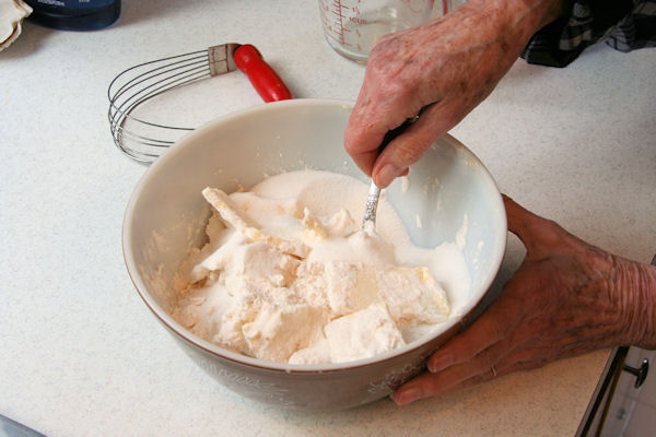 Step 5 - Mix Flour Mixture 