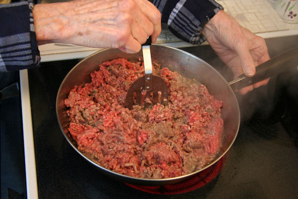 Step 1 - Fry Hamburger 