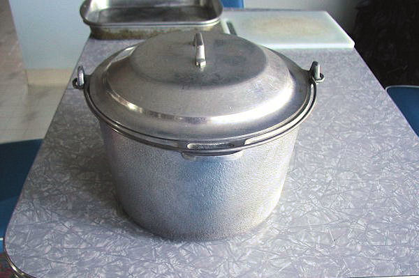12 Quart Cast Iron Pot