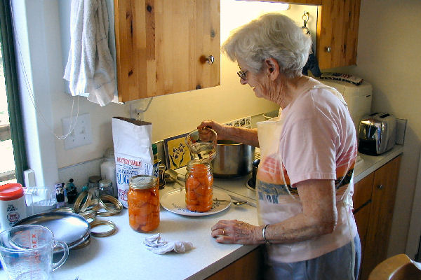 Step Six, Fill the Jar with Syrup