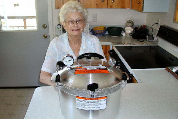 15.5 Quart Pressure Canner