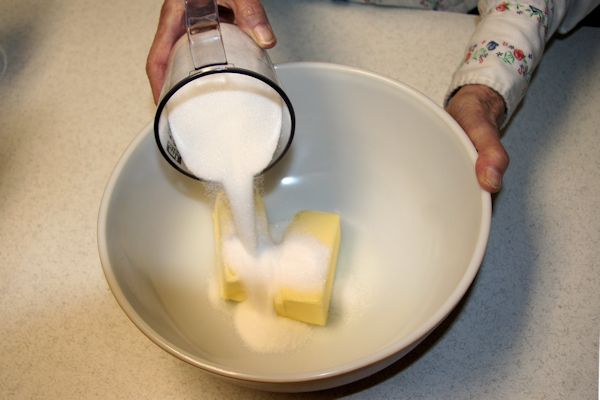 Step 4 - Sugar in Bowl