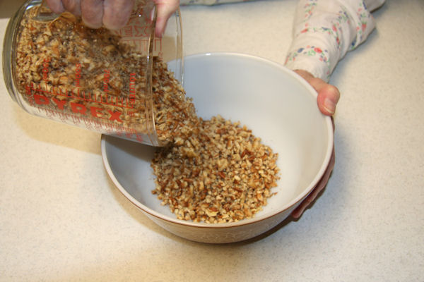 Step 7 - Put Pecans in Bowl