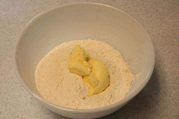 Step 7 - Shortening onto Flour