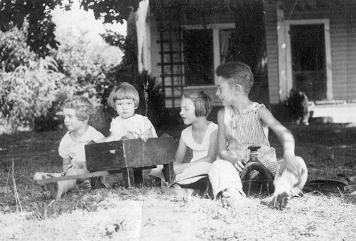 Barbara Chase, Bernice Chase, Gwen Chase, and Brother Rodney Chase