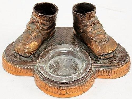 Bronze Shoes Ashtray - Photo 5