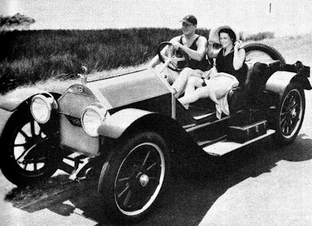 John Wayne and Maureen O'Hara in a 1914 Stutz Bearbar - Page 30