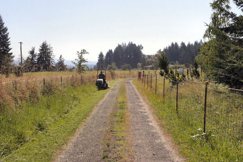 John Deere 2210 Tractor