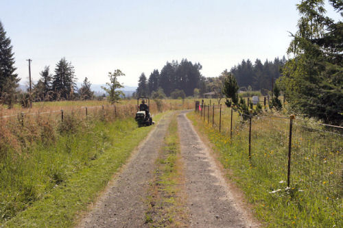 John Deere 2210 Tractor