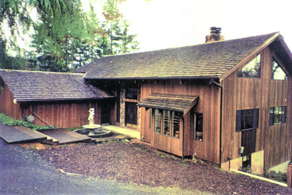 Noll's Pierland Lane Home