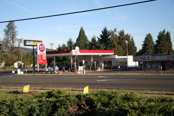 Subway Shop and Union 76 gas Station