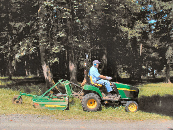 John Deere 2210 Tractor