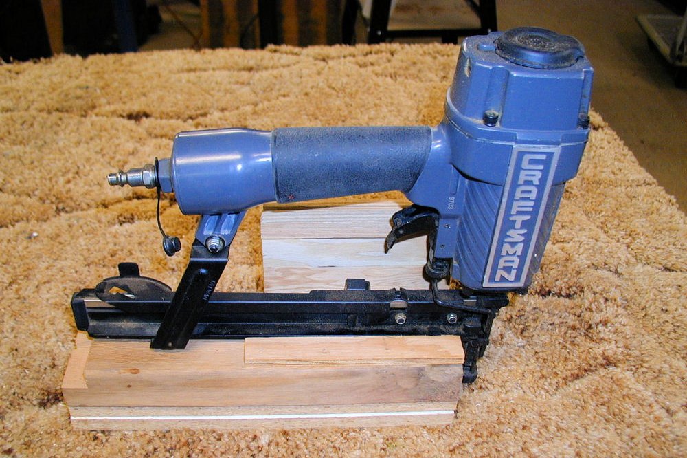 Air Finish Nailer - Sears Craftsman 