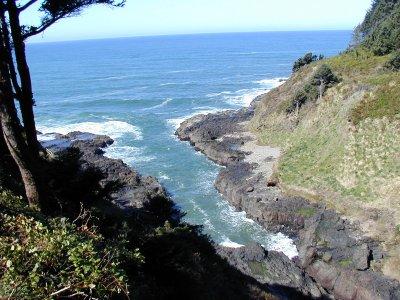 View down into Devil's Churn SP from Heceta Head Lookout
