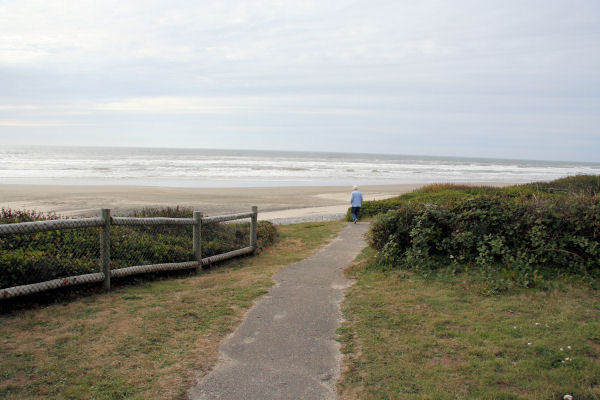 Path to Beach at Muriel Ponsler Wayside 