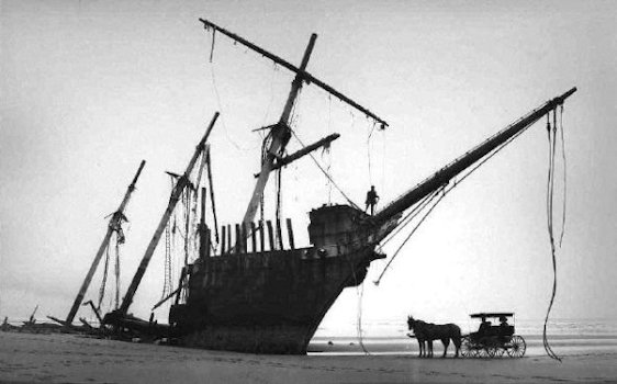 Wreck of the Peter Iredale in 1906